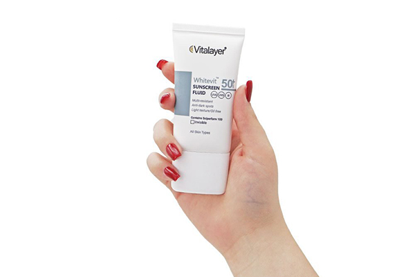 فلوئید ضد آفتاب ضدلک بی رنگ Spf50 وایت ویت ویتالیر